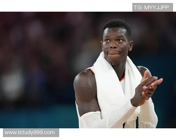 丹尼斯施罗德的篮球之路与未来展望:从NBA新星到球队核心的蜕变 丹尼斯施罗德的篮球之路与未来展望:从NBA新星到球队核心的蜕变