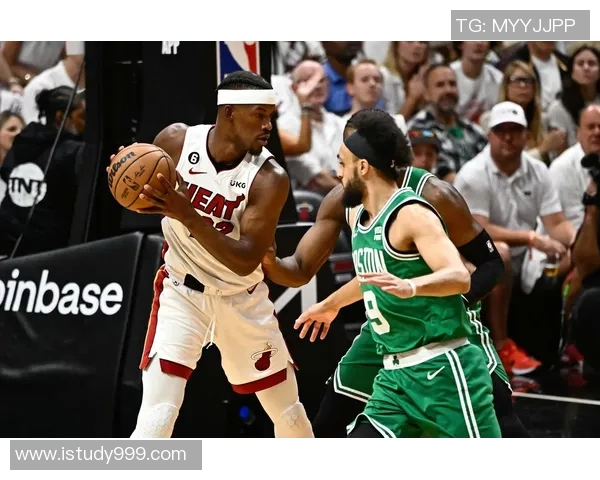 凯尔特人与热火对决解析:战术分析与球员表现的深度剖析 凯尔特人与热火对决解析:战术分析与球员表现的深度剖析