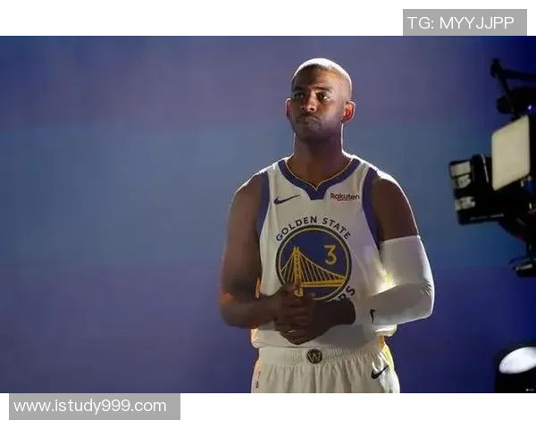 克里斯保罗:从控球大师到篮球传奇的辉煌历程与影响 克里斯保罗:从控球大师到篮球传奇的辉煌历程与影响