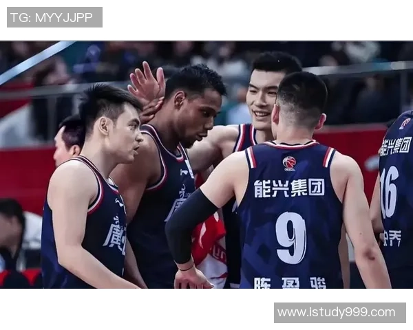 广州龙狮队迎战奇才队展现篮球激情与团队精神的巅峰对决 广州龙狮队迎战奇才队展现篮球激情与团队精神的巅峰对决