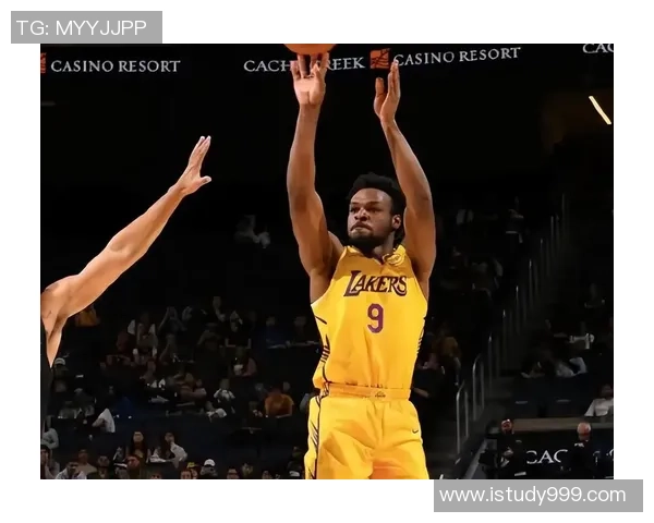 湖人对决热火精彩瞬间回顾NBA经典对抗赛照片集锦 湖人对决热火精彩瞬间回顾NBA经典对抗赛照片集锦